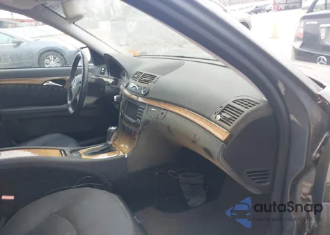 2008 Mercedes-Benz E 550 z USA, uszkodzony, nr VIN WDBUF72X18B232317